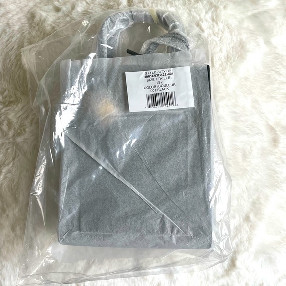 New Marc Jacobs bag crossbody black leather gold tone hardware 2 straps NWT - Picture 6 of 14